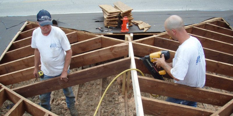 Deck Construction That’s Built to Withstand the Elements
